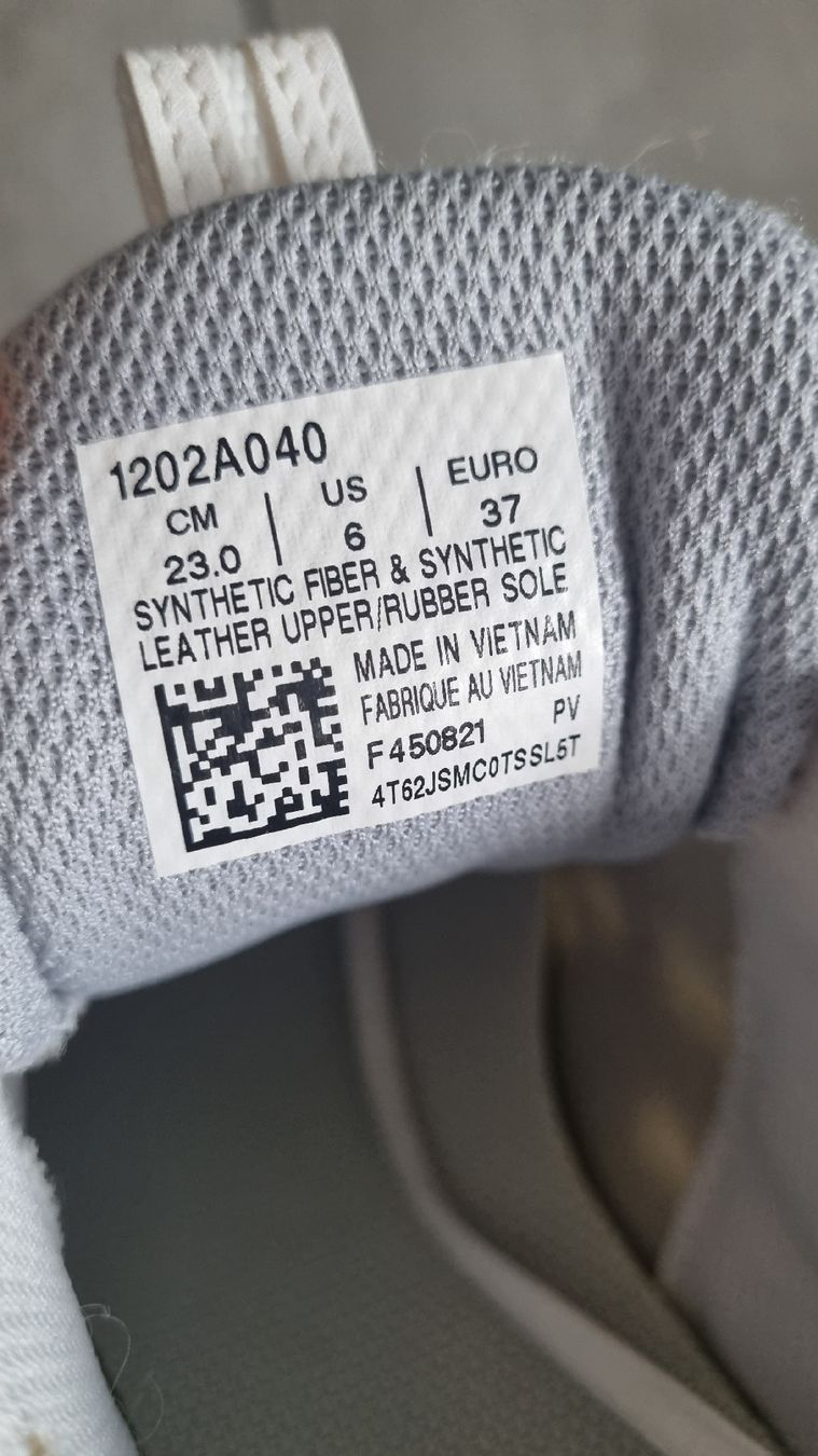 Asics Scarpe da donna: Scarpa Asics 37 – Usato da Biasca venduto da Siosmart 4