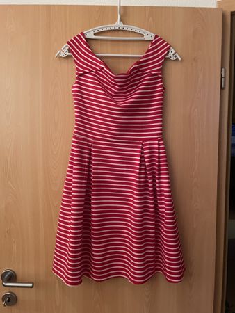 Robe d'été rouge à rayures, taille M