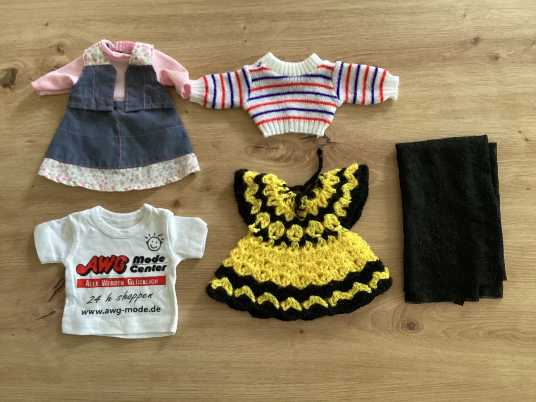 Bambole: Puppenkleider 4 Stk., versch. Grössen – Usato da Bad Zurzach venduto da Hibiskus78