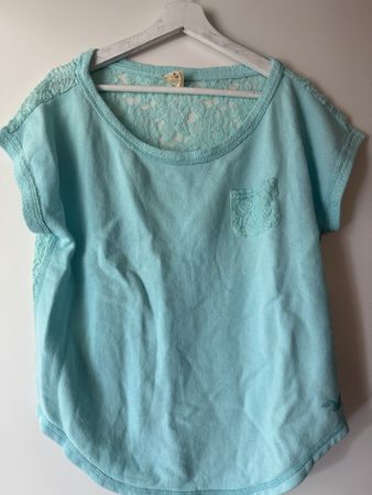 Hollister T-Shirt mit Spitze, türkis, Gr. M – NEUWERTIG