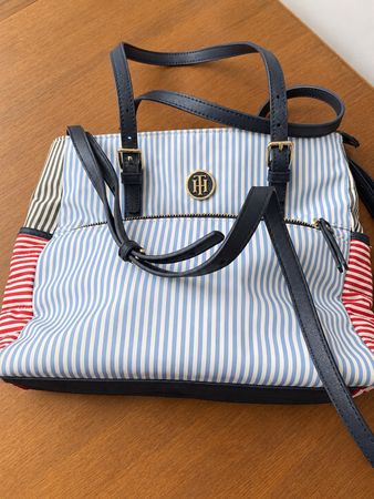 Tommy Hilfiger Damen Handtasche -Elegantes Streifendesign