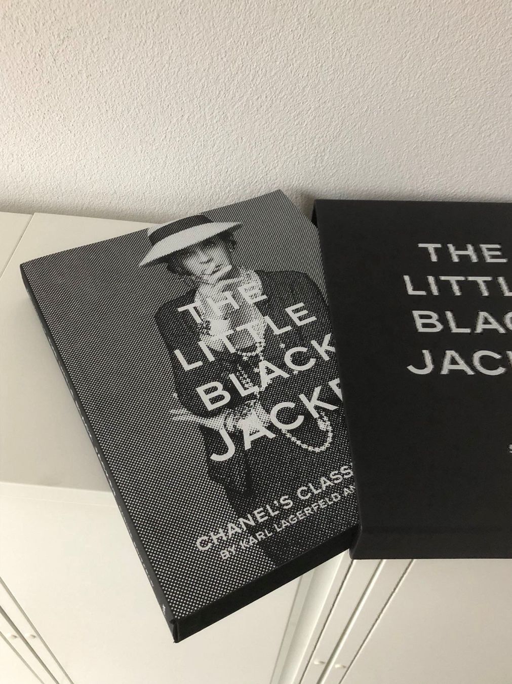 Libri: KARL LAGERFELD - THE LITTLE BLACK JACKET – Usato da Zürich venduto da Christian-Albert 7