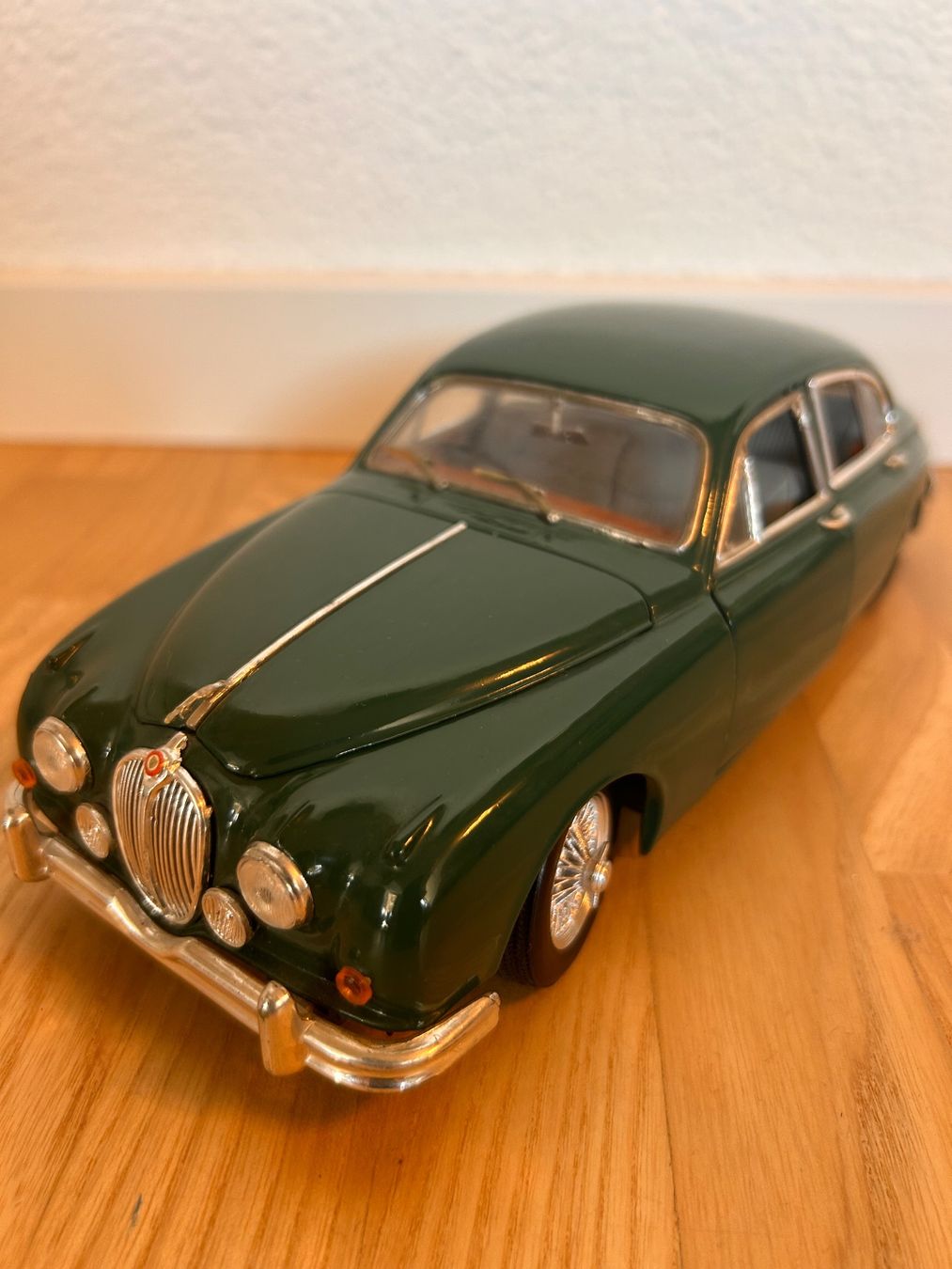 Maisto Modellautos: Jaguar Mark 2 - dunkelgrün - Maisto – Gebraucht aus Brüttisellen von ThommyK