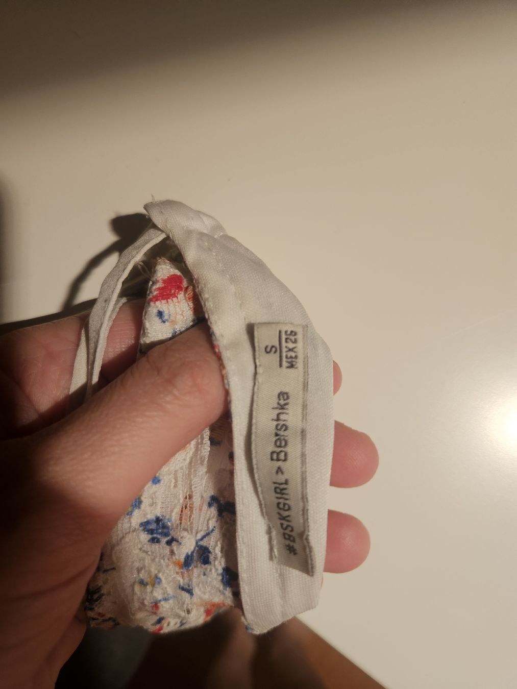 Bershka Tute: Sommerlicher Jumpsuit mit Blumen/Punktemuster – Usato da Flüeli-Ranft venduto da tab_hsm7 2