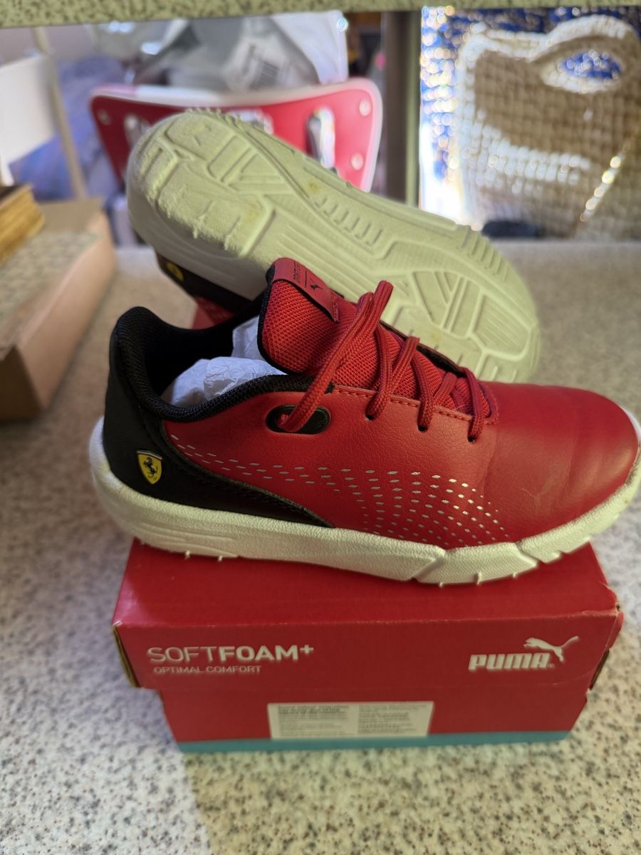 Puma Chaussures garçon: Kinderschuhe 4x Gr.28 – D'occasion à La Garde (Sembrancher) par jan_b6mp 2