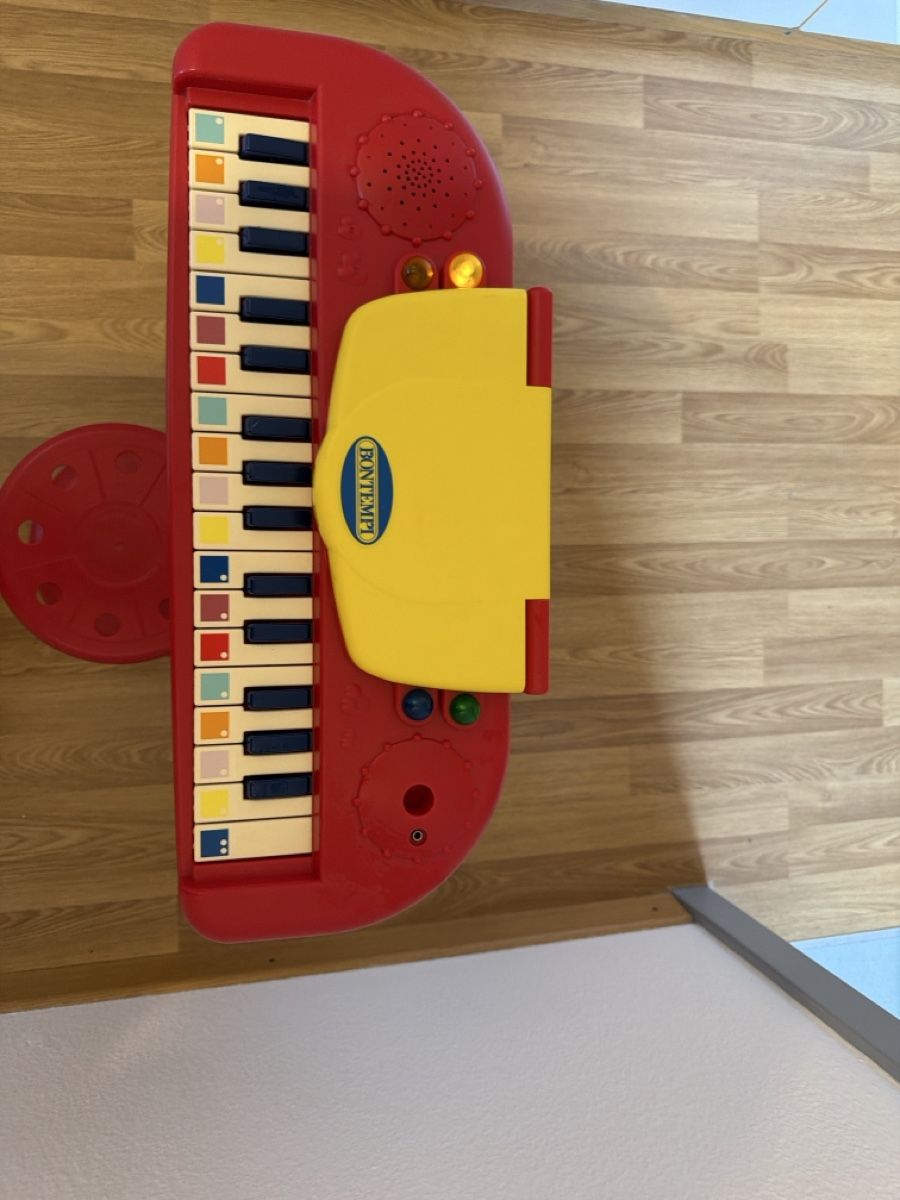 Giocattoli: Kinder Keyboard mit Hocker, Rot/Gelb, Winter-Schnäppchen! – Usato da Schaffhausen venduto da ana_swp2 3