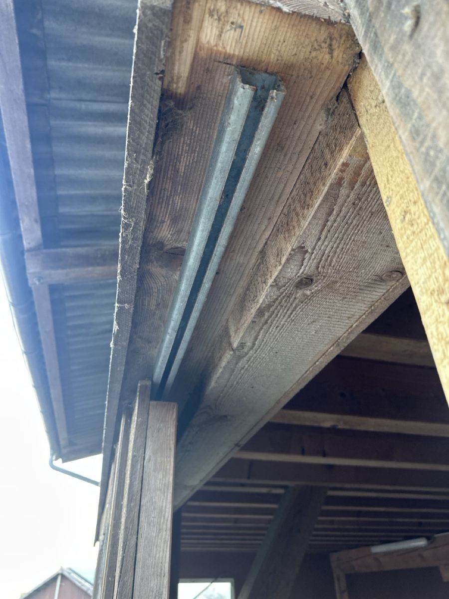 Porte: Holzschiebetor mit Fenster gebraucht – Usato da Rossrüti venduto da DTSwissScott 3