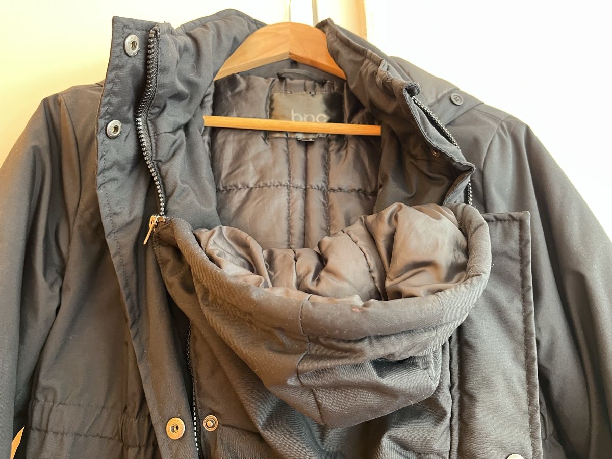 Cappotti: Winter Umstands Tragejacke – Usato da Maienfeld venduto da noloe 2