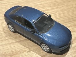 1:43 Modellauto Zustand wie auf den Bildern ersichtlich