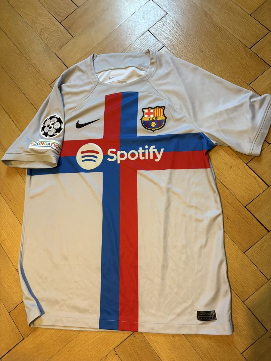 FC Barcelona Canottiere & Pantaloni: FC Barcelona Trikot – Usato da Zürich venduto da mar_cns7