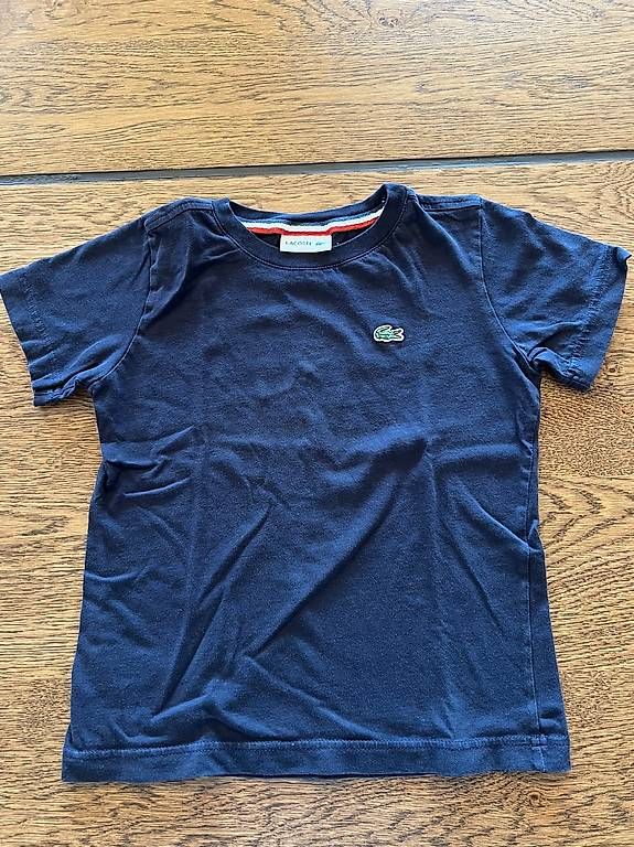 Lacoste Chemises, T-shirts & Polos: Lacoste T-Shirt Kinder – D'occasion à Gelterfingen par myr_bgf6