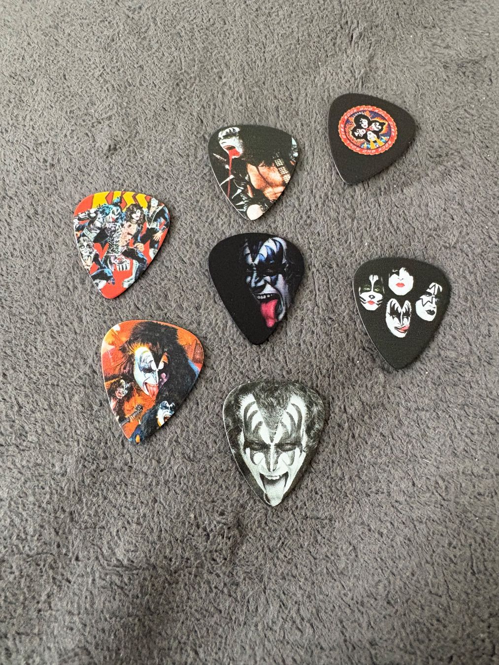Strumenti musicali: KISS Plectrum Picks Gitarre 7er Set – Nuovo (secondo la descrizione) da Wetzikon ZH venduto da tuningschmiede
