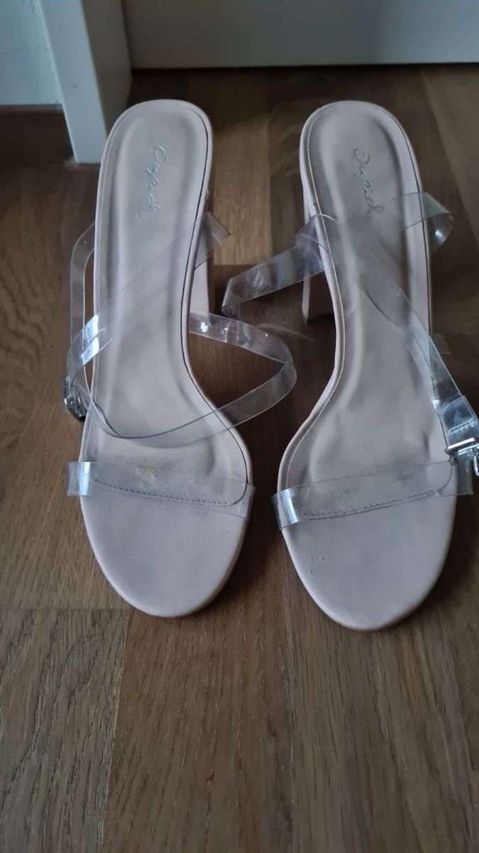 Damenschuhe: Schöne Absatzschuhe mit transparenten Riemen – Gebraucht aus Basel von selinalivia