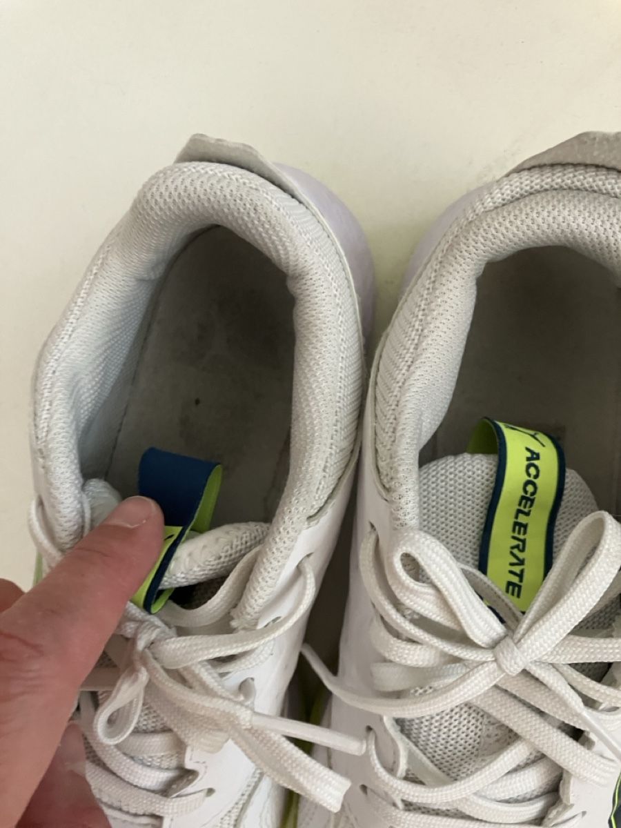 Puma Scarpe per ragazzi: Puma Accelerate HallenTurnschuhe, 37! – Usato da Olten venduto da uhluh 5