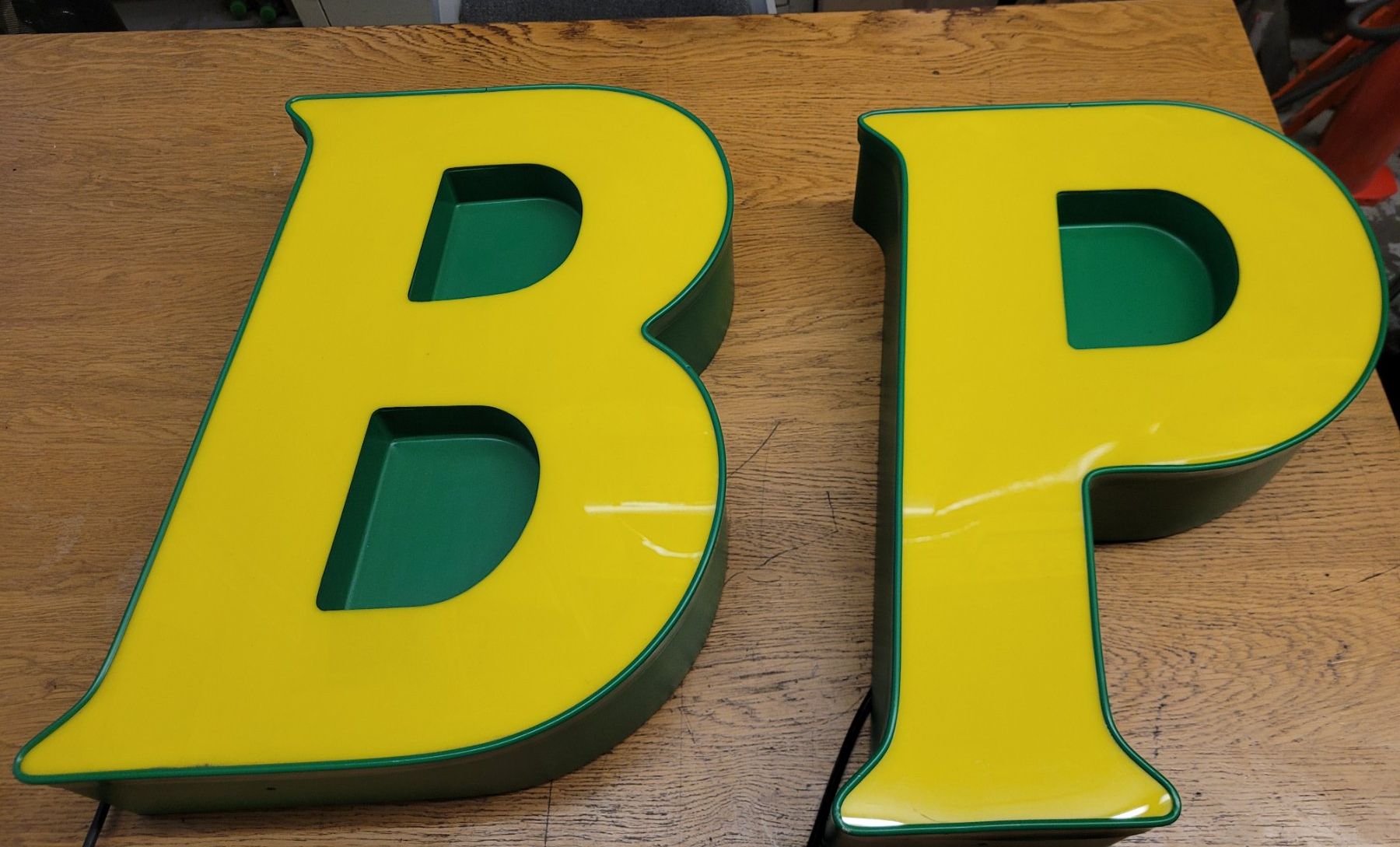 Schilder: BP - Leuchtreklame/ Leuchtbuchstaben – Gebraucht aus Merenschwand von fidu07 2