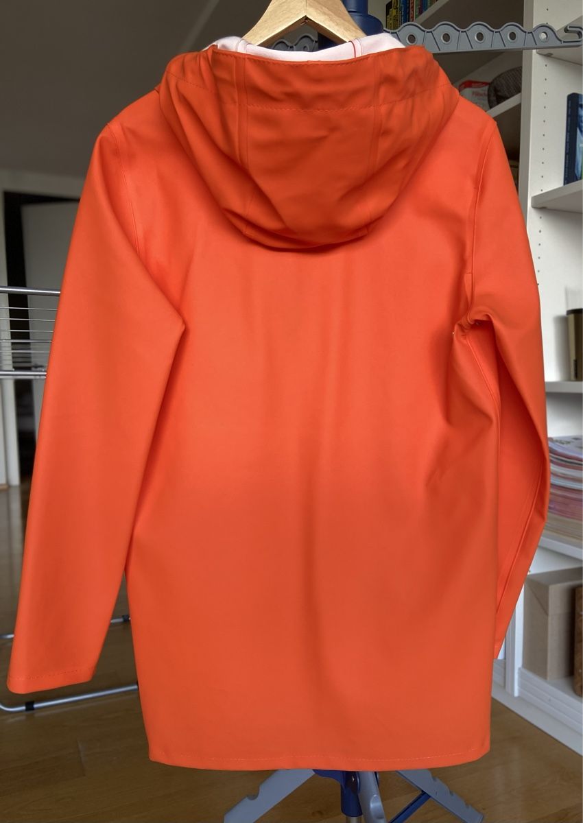 Stutterheim Mäntel: Damen-Regenjacke von Stutterheim – Neu (gemäss Beschreibung) aus Zürich von Sunset69 2