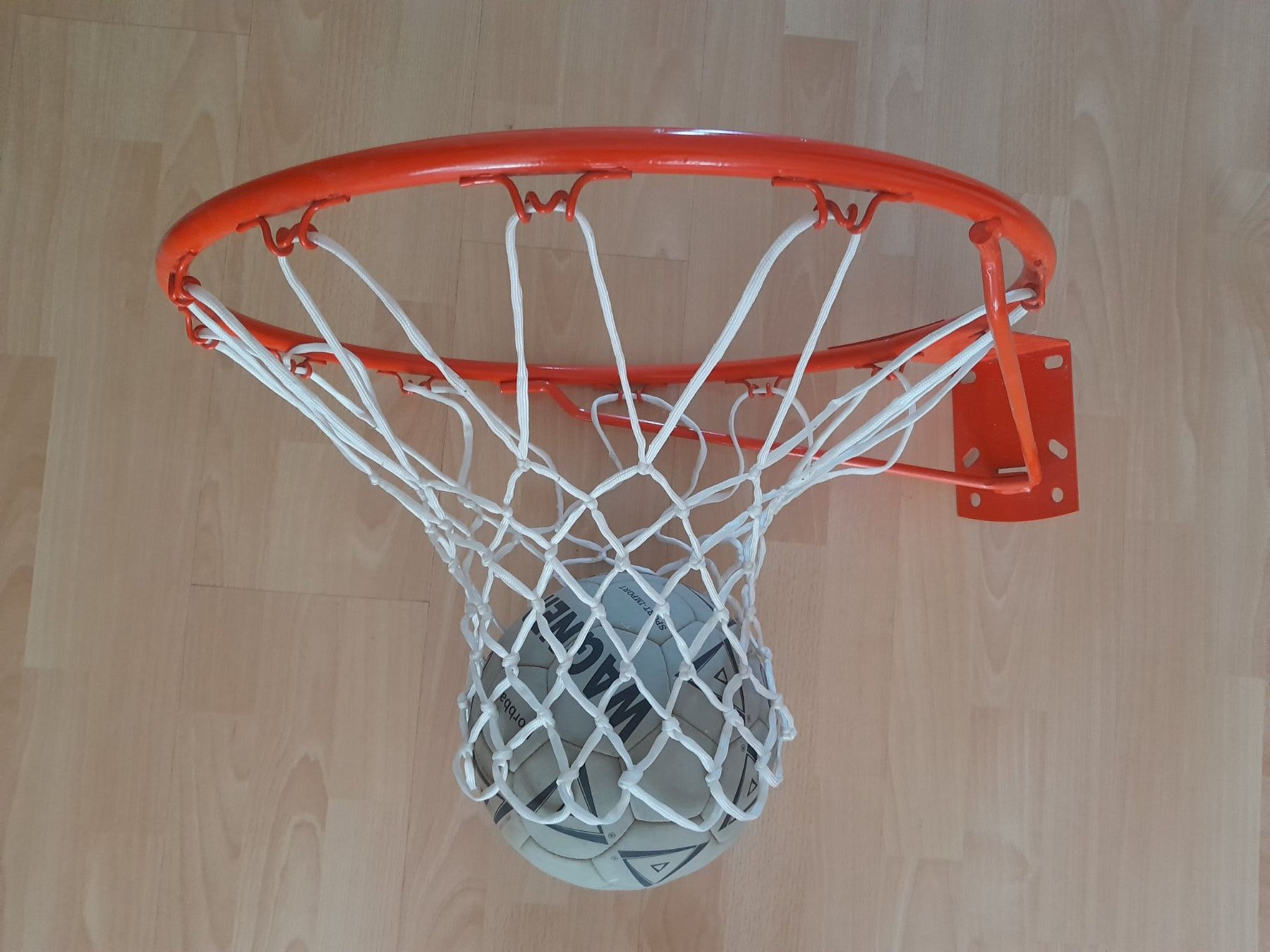Basketballkörbe: Basketballkorb / Korbballkorb – Neu (gemäss Beschreibung) aus Heimberg von MK_WS