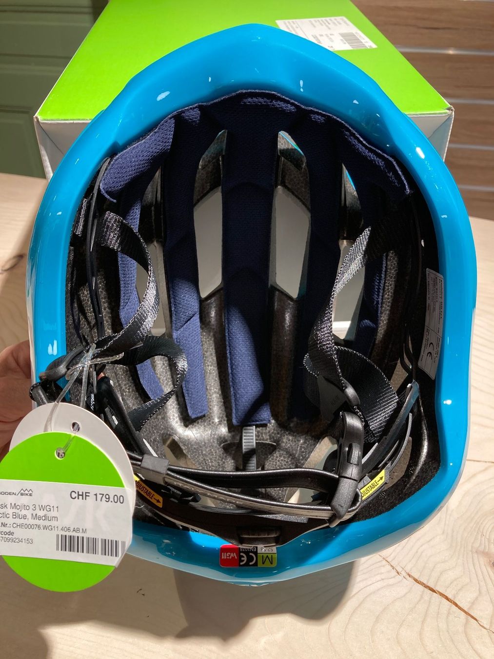 Kask Caschi: Kask Mojito 3 WG11 Arctic Blue, Medium – Nuovo (secondo la descrizione) da Lauterbrunnen venduto da Imboden-Bike 3
