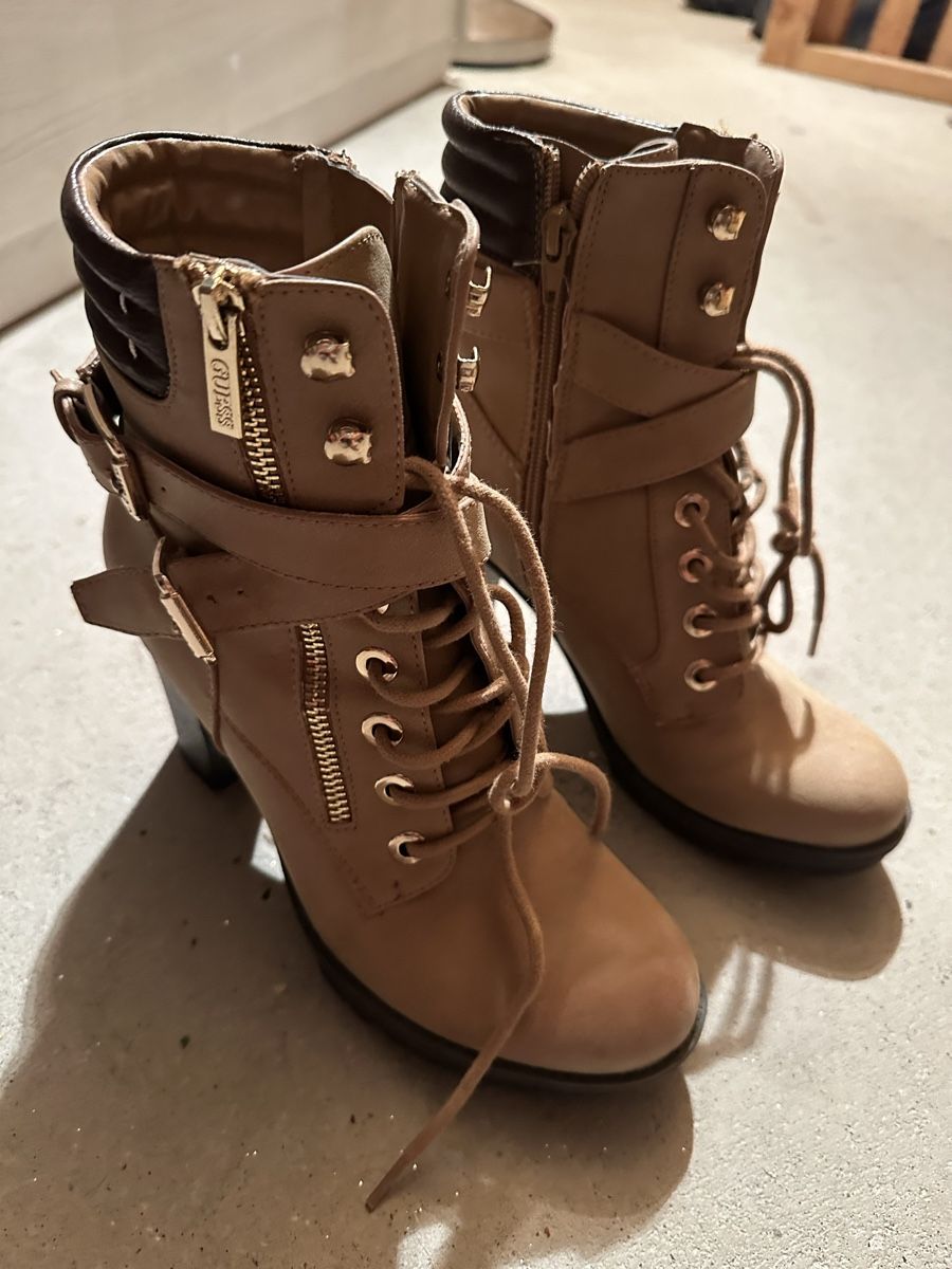 Guess Scarpe da donna: Guess stiefel – Nuovo (secondo la descrizione) da Recherswil venduto da yudy