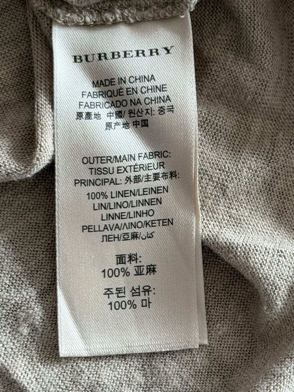 Burberry T-shirt: Burberry Leinenshirt – Usato da Küssnacht venduto da Flowerlady 3