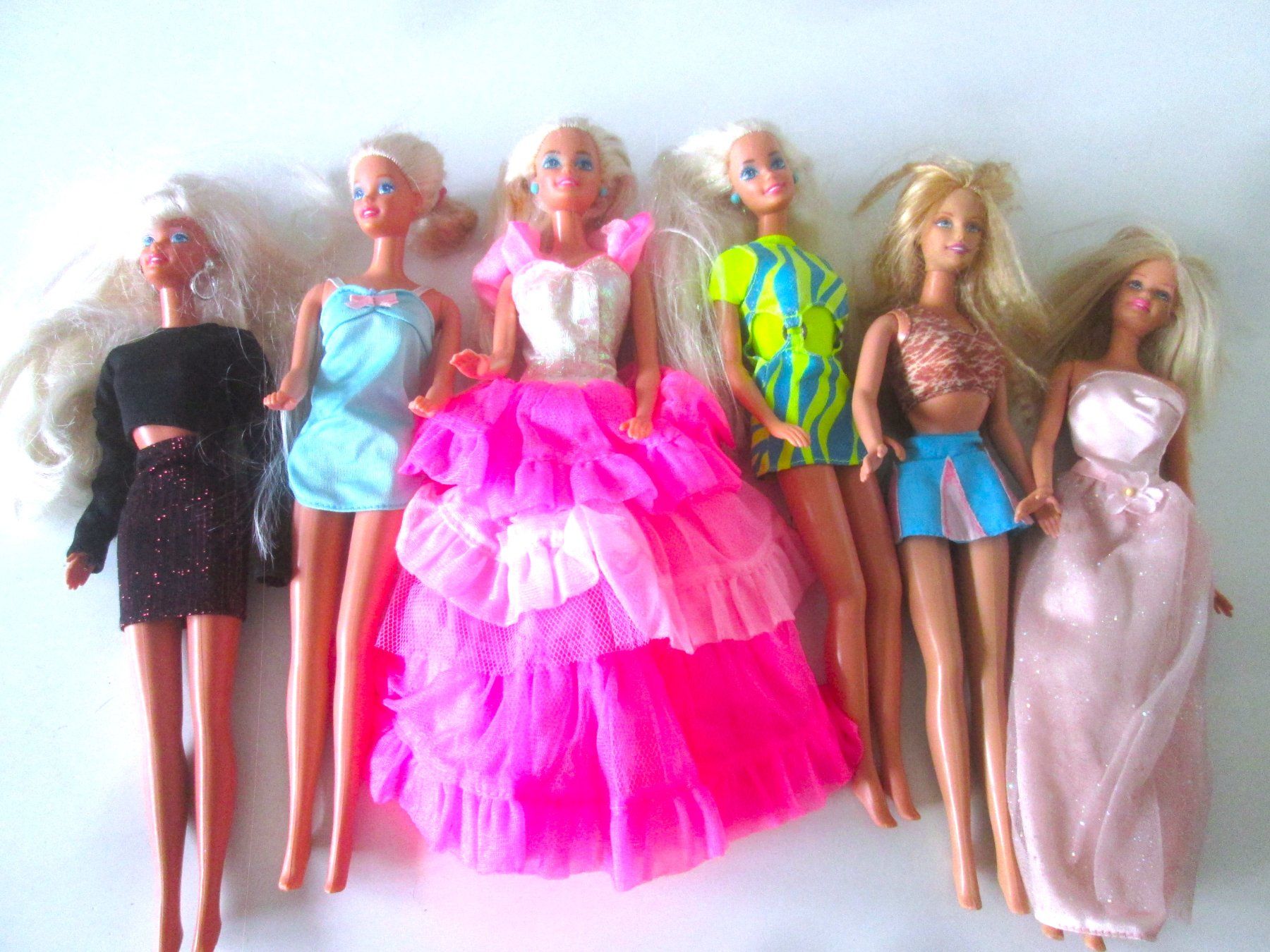Bambole: 6 Barbie – Usato da Sementina venduto da babucia