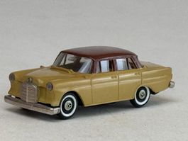 VE1- Brekina Mercedes 190 beige /braun