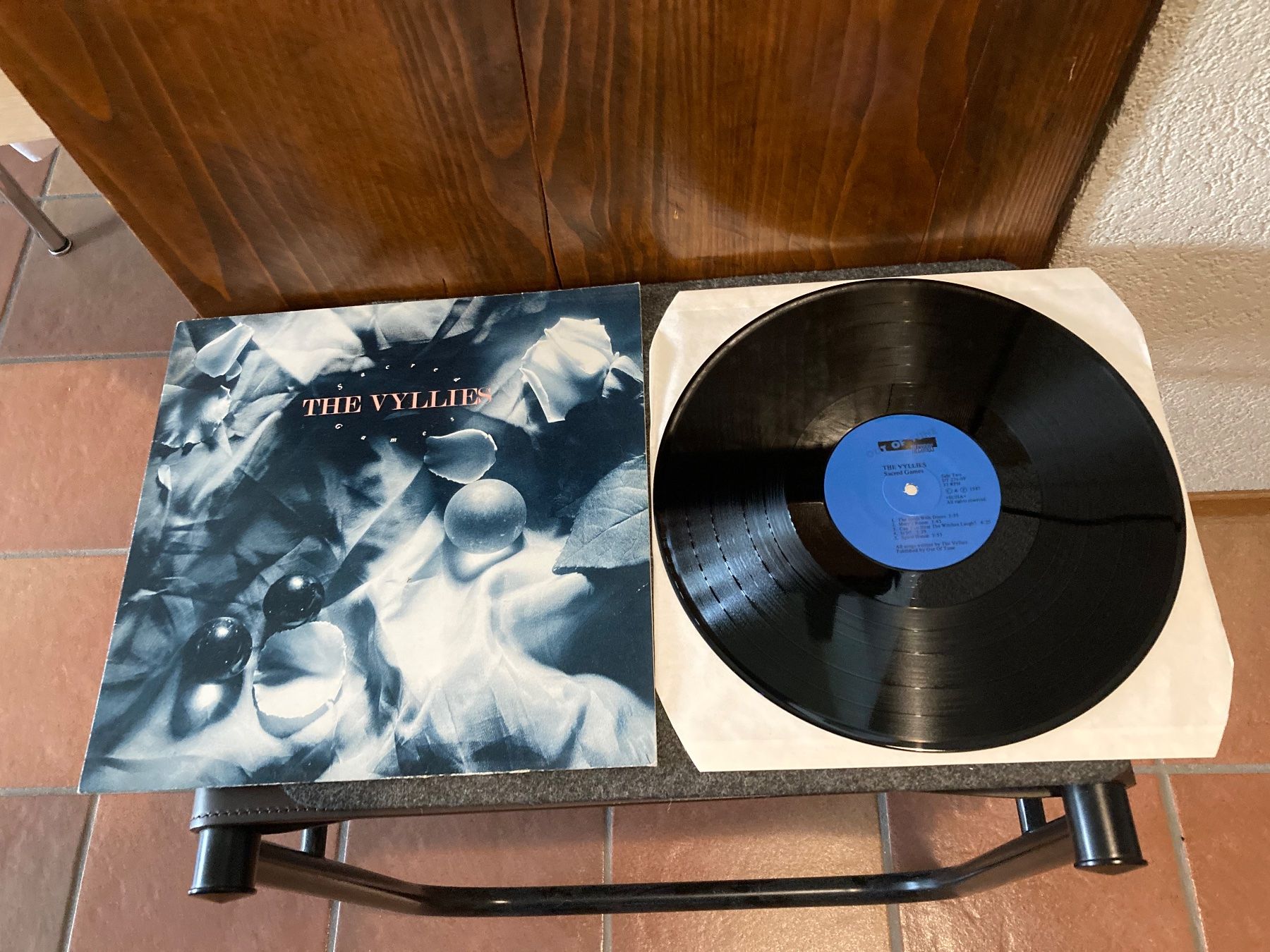 Dischi in vinile: The Vyllies - Sacred Games – Usato da Fribourg venduto da Karushi