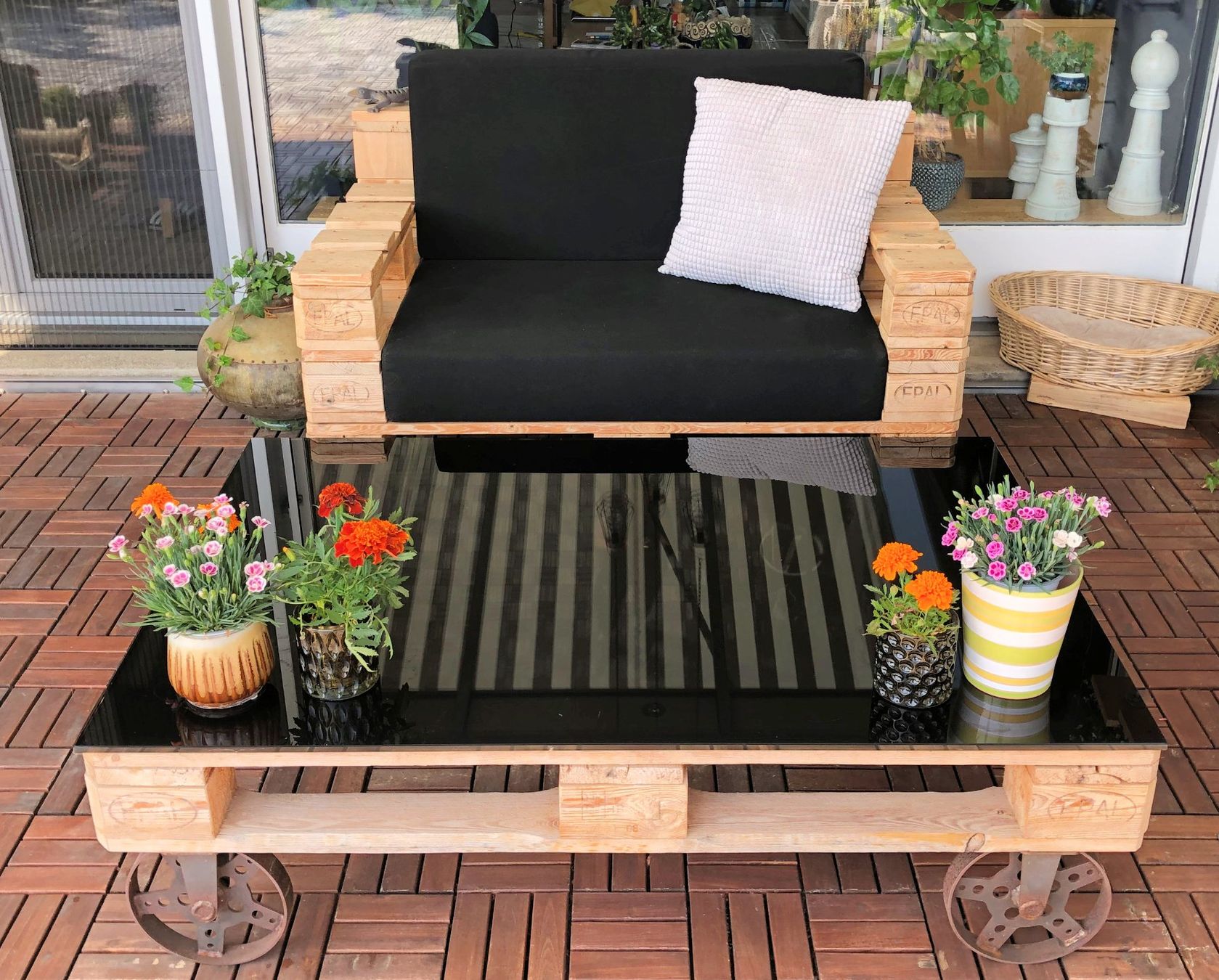 Sofas: Gartenlounge mit Tisch – Gebraucht aus Rüti ZH von Jasna89 1