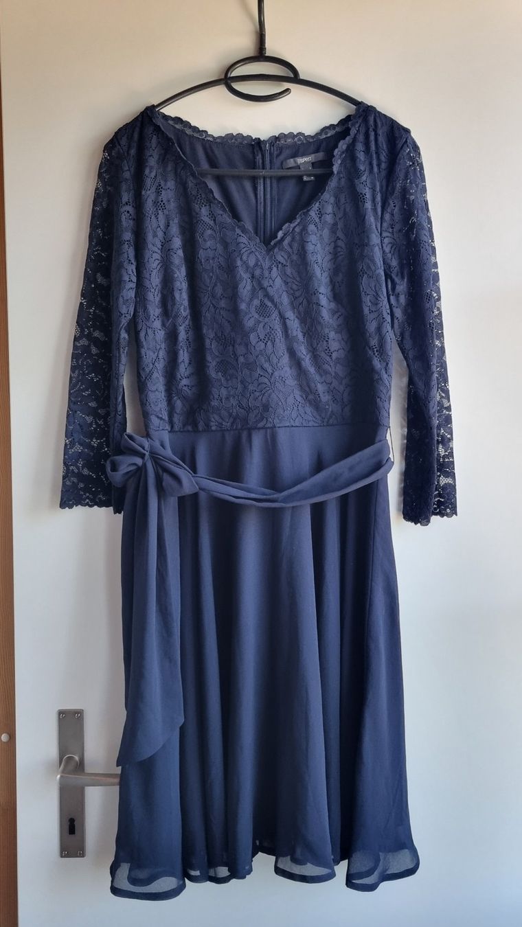Esprit Robes: Ab CHF 1.- ESPRIT Spitzenkleid in blau – D'occasion à Gontenschwil par shop2hand 4