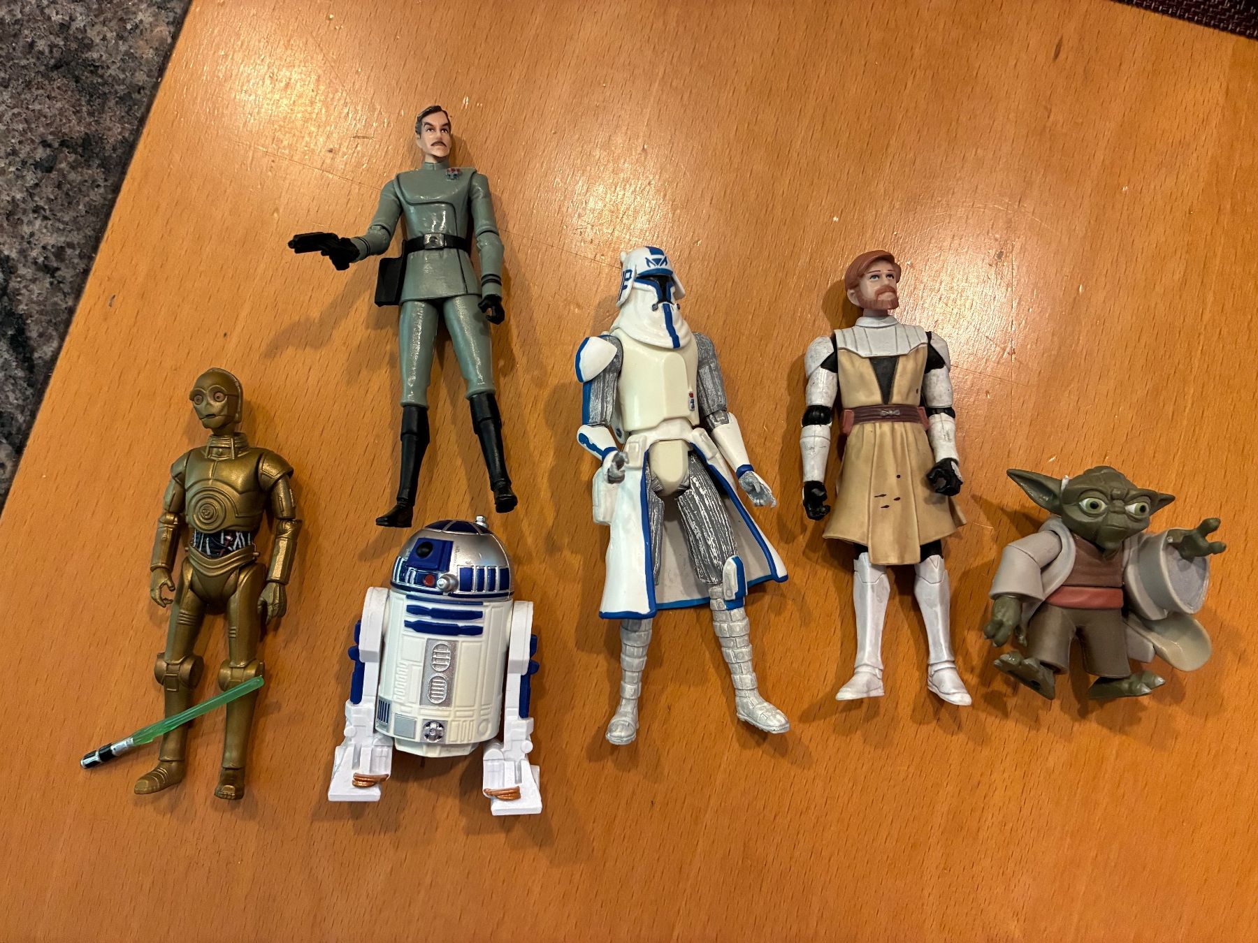 Hasbro Giocattoli: Star Wars Hasbro  Jedi,Droid, Clone Collection – Usato da sargans venduto da Angamar