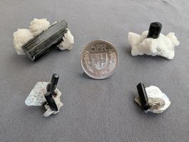 8 Stufen mit Turmalin, Muskowit & Feldspat (Set 4)