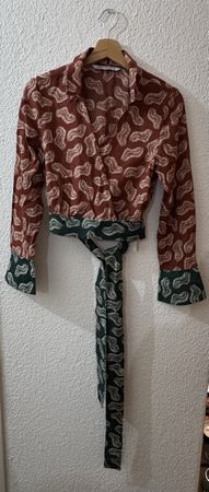 Damen Bluse Wickeloptik bedruckt Grösse S neuwertig