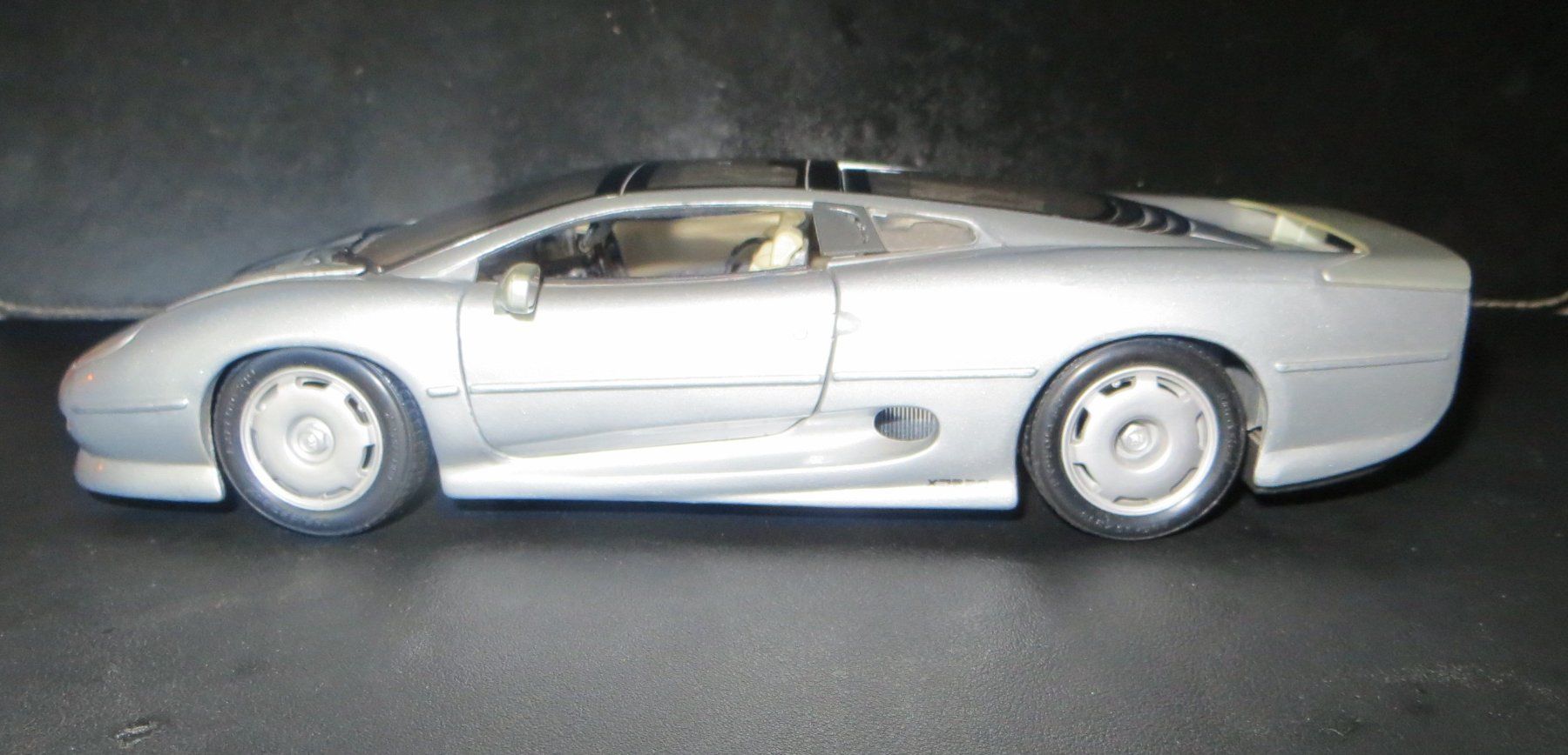 Maisto Voitures modèles: Jaguar XJ220 – D'occasion à Herisau par Simonalb 2