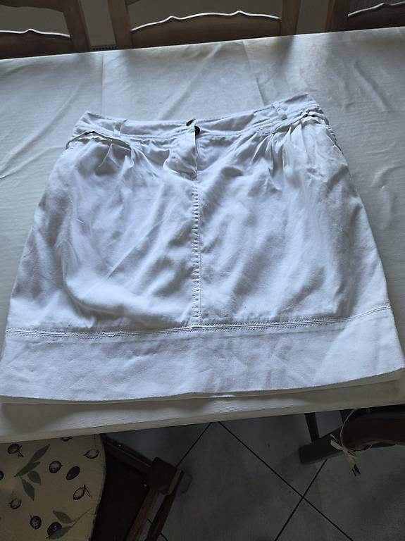 Gonne: Jupe  blanche – Usato da La Croix (Lutry) venduto da azzura01 3