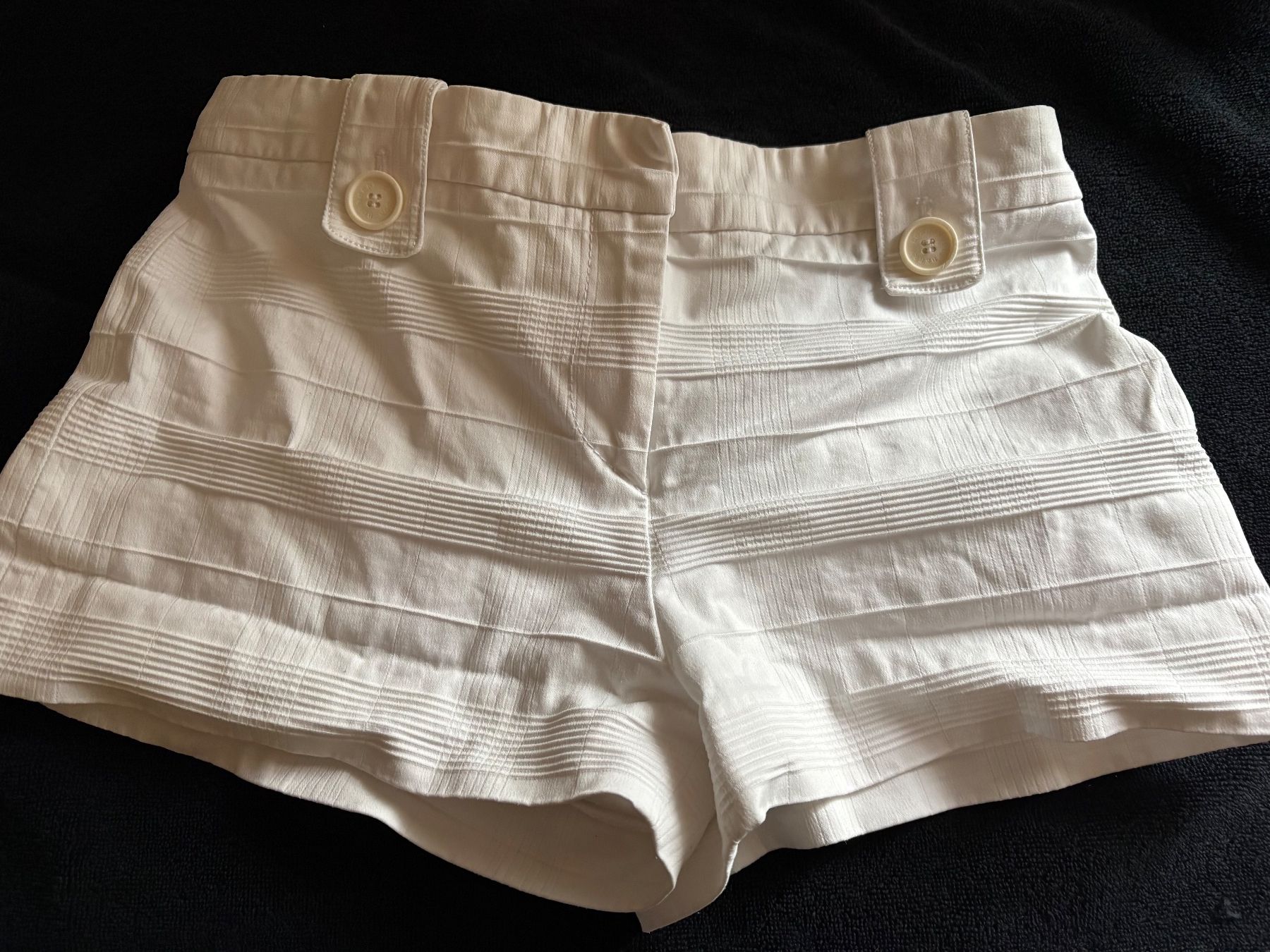 Hosen: Burberry Shorts weiss – Gebraucht aus Romont BE von n.gfeller