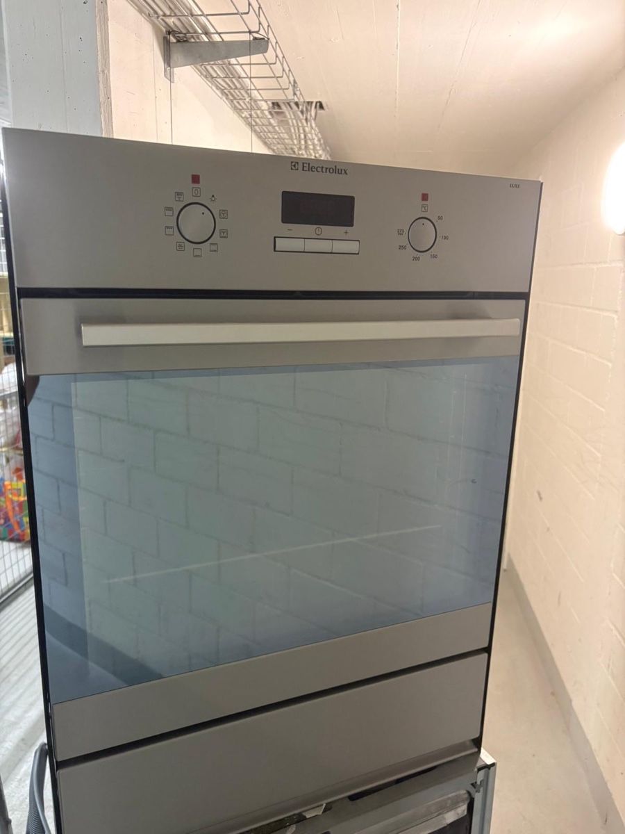 Moules à gâteaux: Electrolux. Backofen  – D'occasion à Rapperswil SG par kat_rw8q