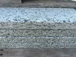 8 Stk. Serizzo Platten 100x30x4cm, Oberfläche gestrahlt