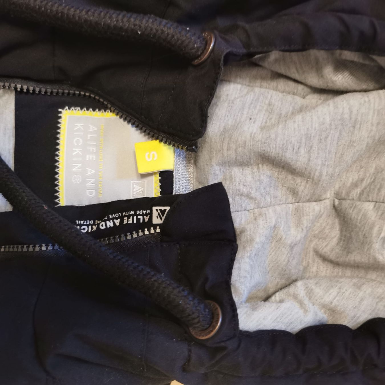 Giacche: Kickin' Damen Winterjacke, Schwarz, Gr. S – Usato da Wil SG venduto da tiv_tnb7 2