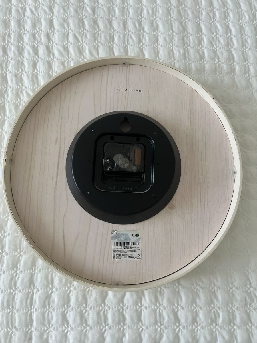 Uhren: Zara Wanduhr circa 32cm, beige – Gebraucht aus Pfungen von smi_9vy9 1