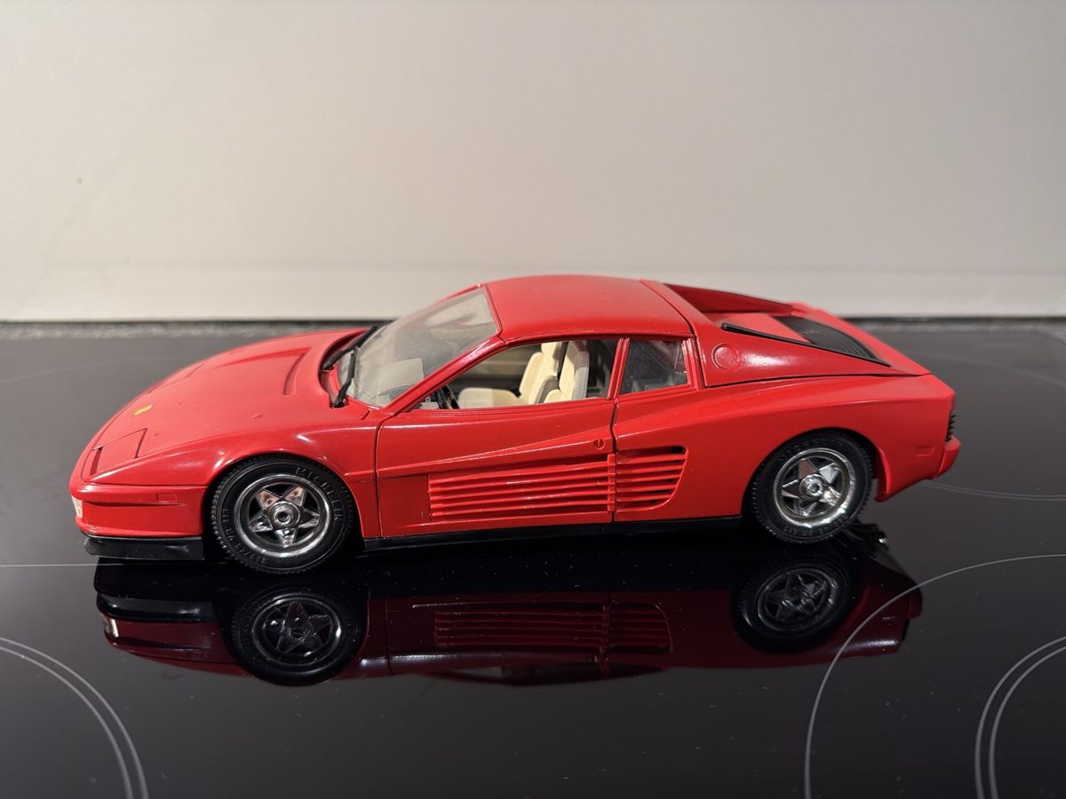 Bburago Modellautos: Ferrari Testarossa - 1/18 - Bburago – Defekt aus Wolfwil von Rolex1 1