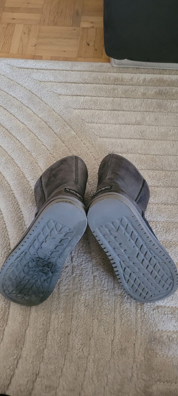 Ugg Scarpe da donna: UGG /KOOLABURRA  taille 38 – Usato da Vevey venduto da x_y_f 3