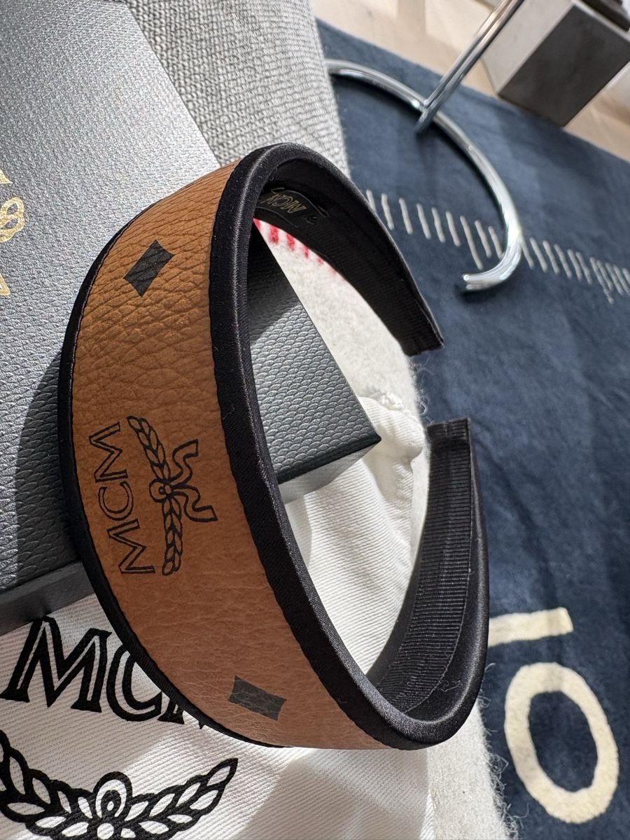 Mcm Accessori per capelli: MCM Haarreif, Leder, neu – Nuovo e nell'imballaggio originale da Rüttenen venduto da Peace61