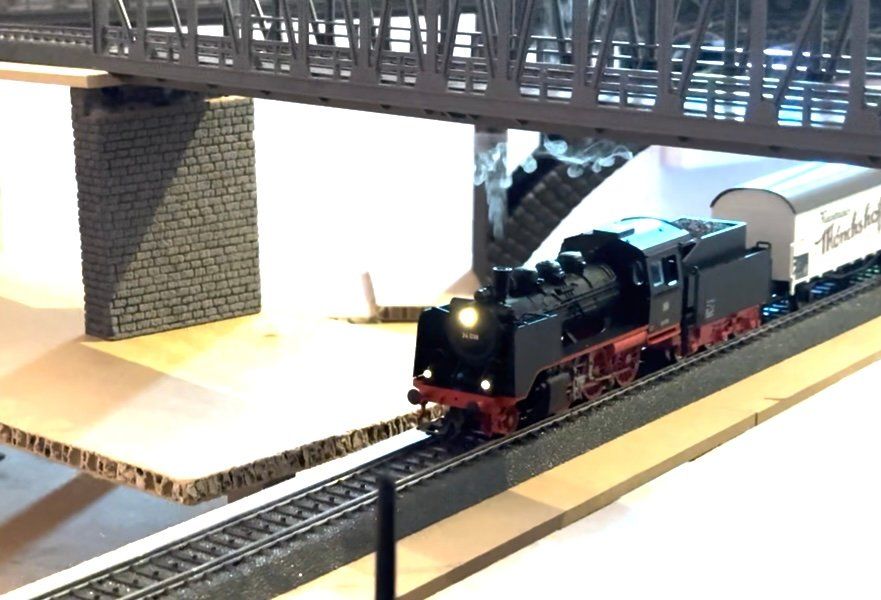 Märklin Modellini di ferrovie: Märklin Dampflok BR 24, mit eingebautem Rauchsatz – Nuovo (secondo la descrizione) da Oberrüti venduto da Veba-Trade 2