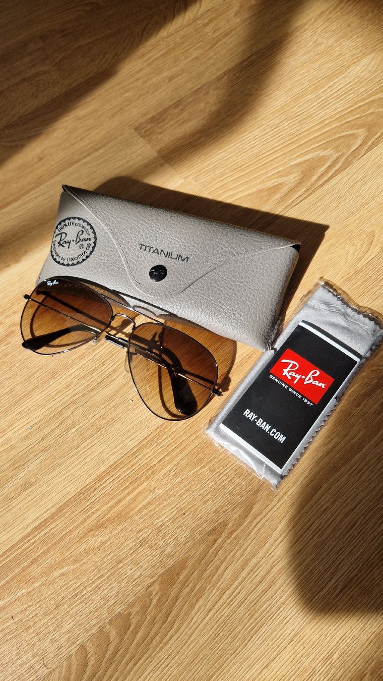 Ray-Ban Occhiali & Lenti: Original Ray Ban Titanium Aviator ungetragen – Nuovo (secondo la descrizione) da Meilen venduto da and_bf88