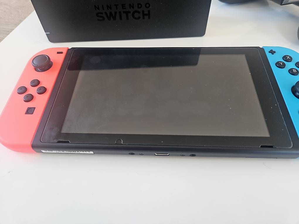 Console: Nintendo Switch Konsole inkl. Zubehör – Usato da Herzogenbuchsee venduto da Joy_2drk 1