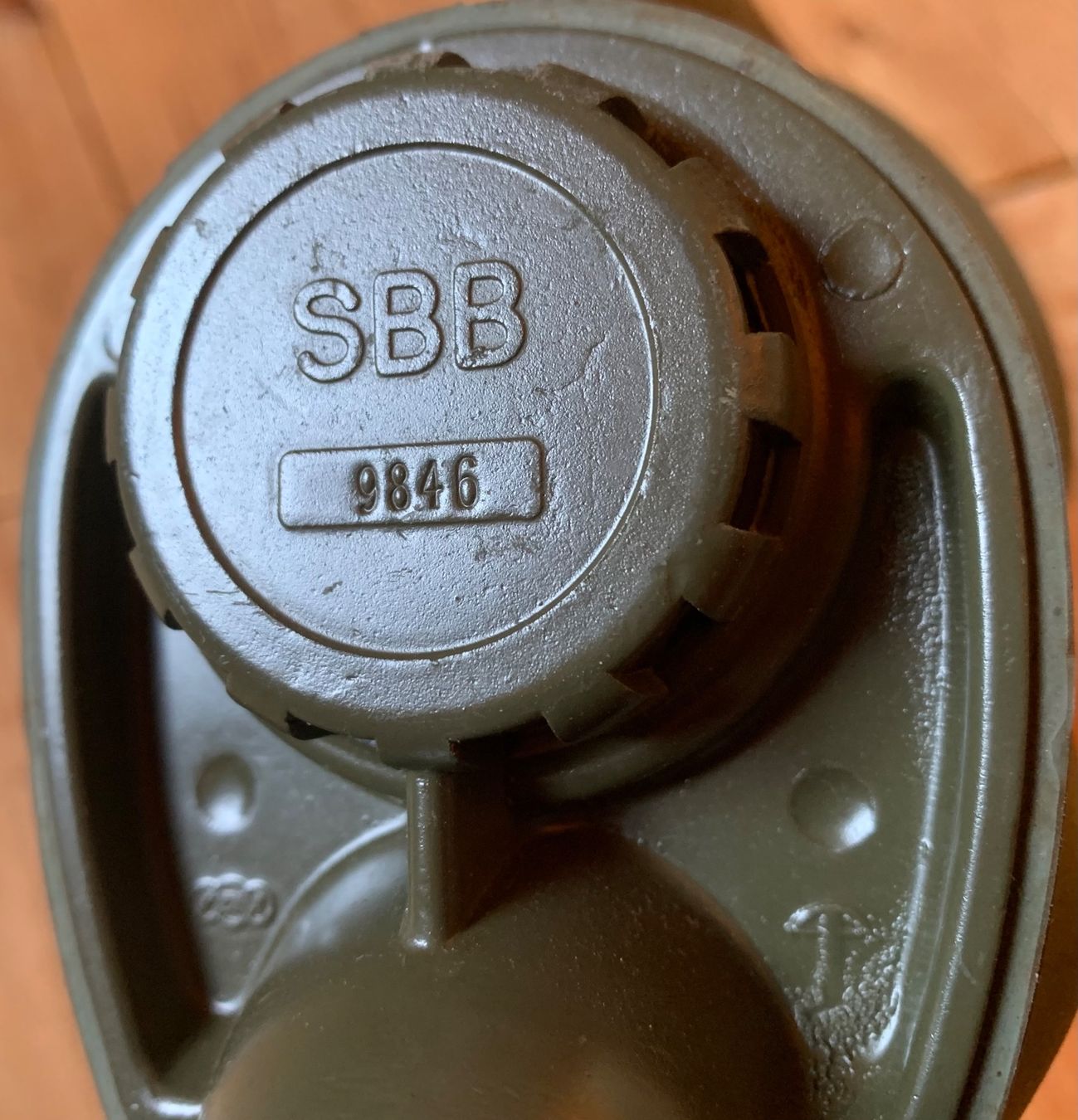 Visage & Oreilles: 2 Gasmasken der SBB mit Büchse – D'occasion à Goldingen par Bergler012 1