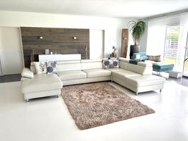 Elegante Leder-Garnitur, weiss, mit vielen Funktionen
