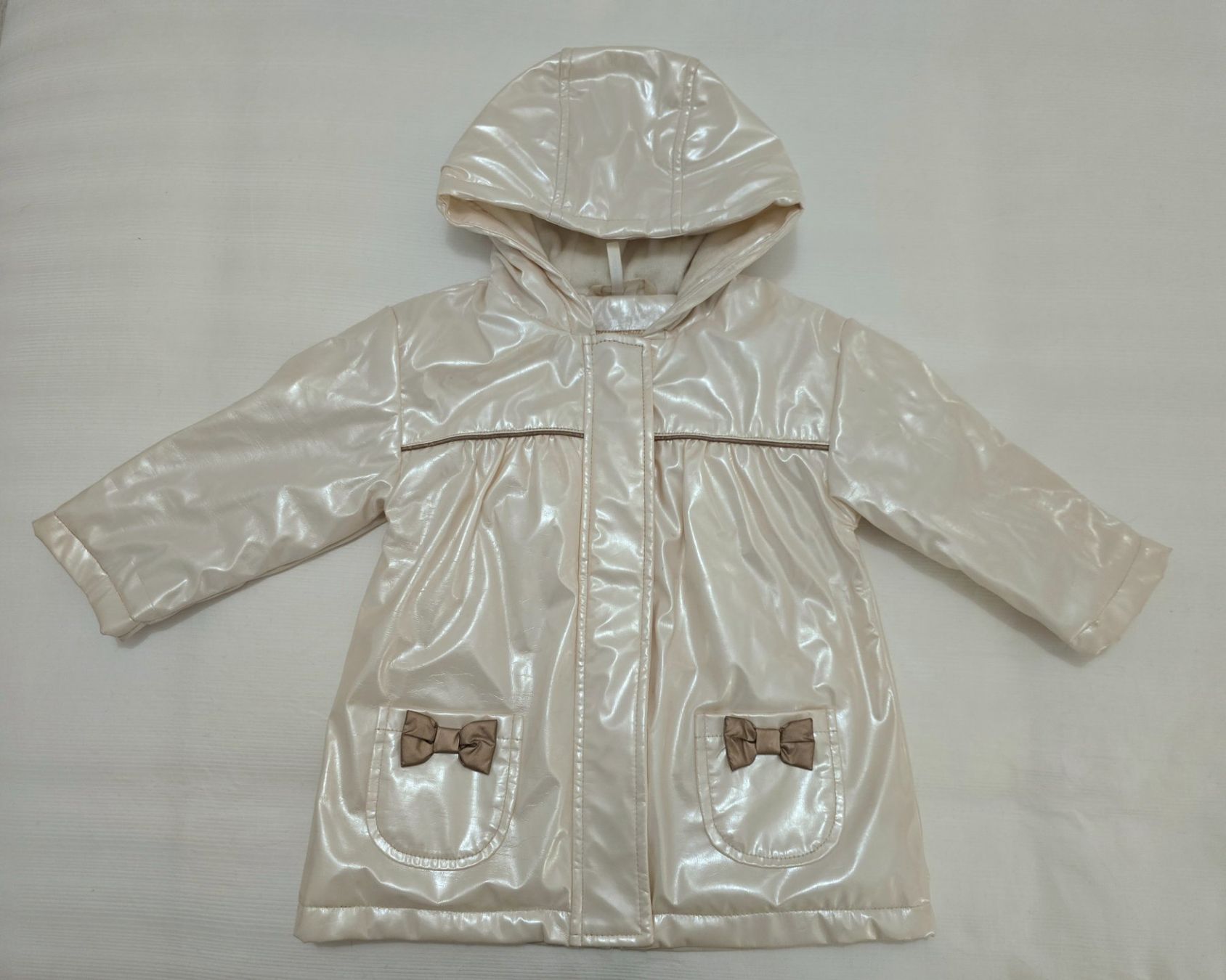 Giacche & Cappotti: Imperméable avec capuche beige brillant, Orchestra, 18 mois – Usato da Genève venduto da cec_d6pg