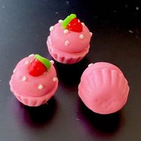 3 rosa Cupcakes (Erdbeer) für die Puppenstube. Handarbeit.