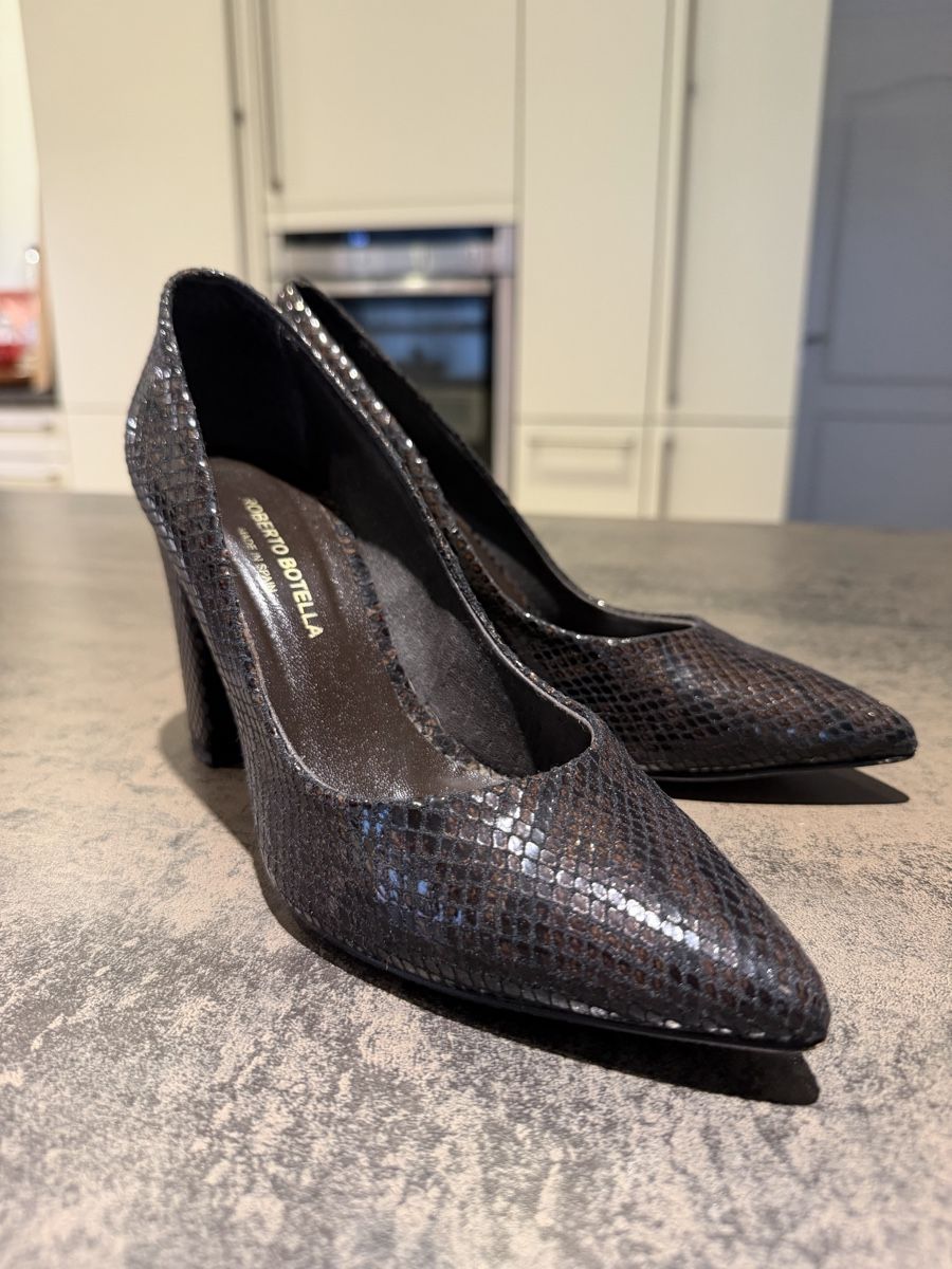 Scarpe da donna: Bequeme stilvolle Schuhe – Usato da Wigoltingen venduto da Tatyana79